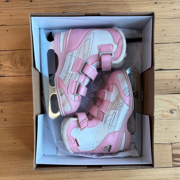Kids Pink Ice Skates - Picture 1 of 2